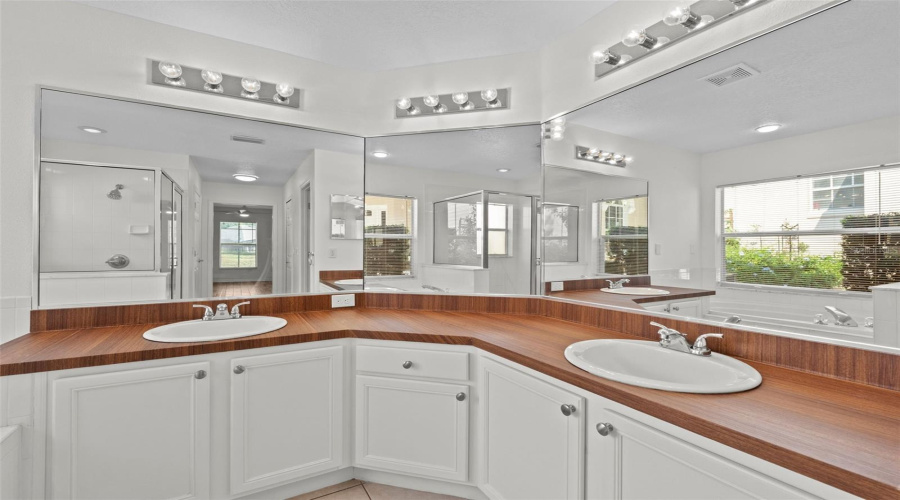 DAVENPORT, Florida 33897, 3 Bedrooms Bedrooms, ,3 BathroomsBathrooms,Residential,For Sale,MONTARA,0,MFRS5132339
