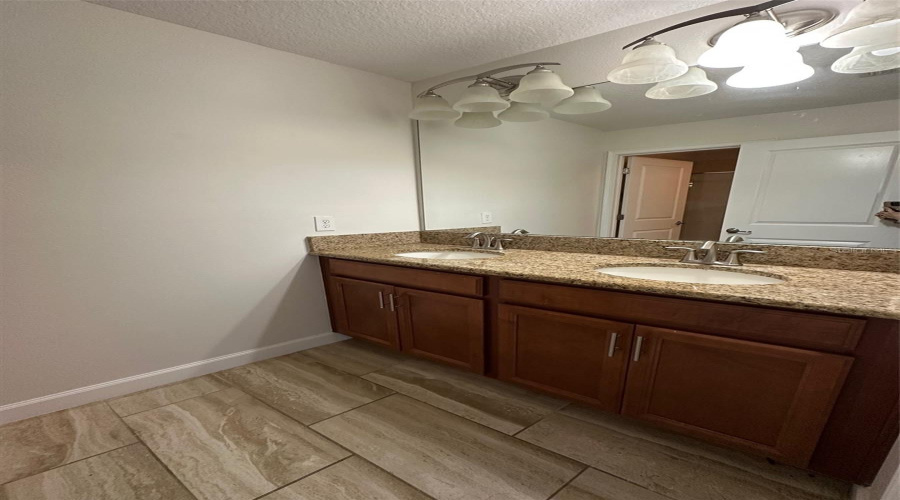 KISSIMMEE, Florida 34746, 4 Bedrooms Bedrooms, ,3 BathroomsBathrooms,Residential,For Sale,PEQUOD,0,MFRS5132361