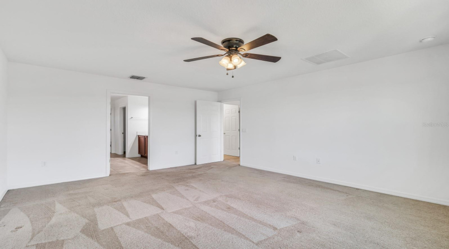 KISSIMMEE, Florida 34746, 5 Bedrooms Bedrooms, ,3 BathroomsBathrooms,Residential,For Sale,LANIER POINT,0,MFRS5132193