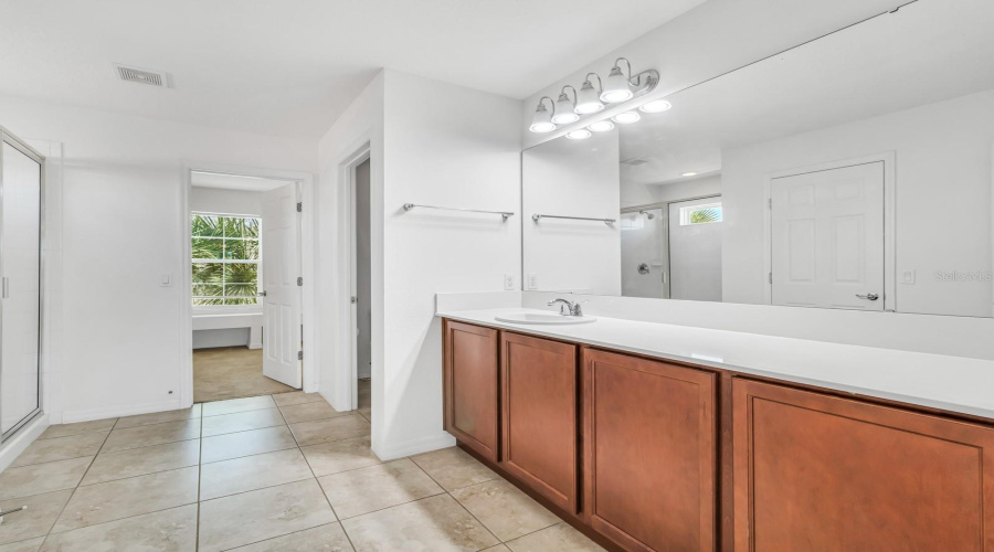 KISSIMMEE, Florida 34746, 5 Bedrooms Bedrooms, ,3 BathroomsBathrooms,Residential,For Sale,LANIER POINT,0,MFRS5132193