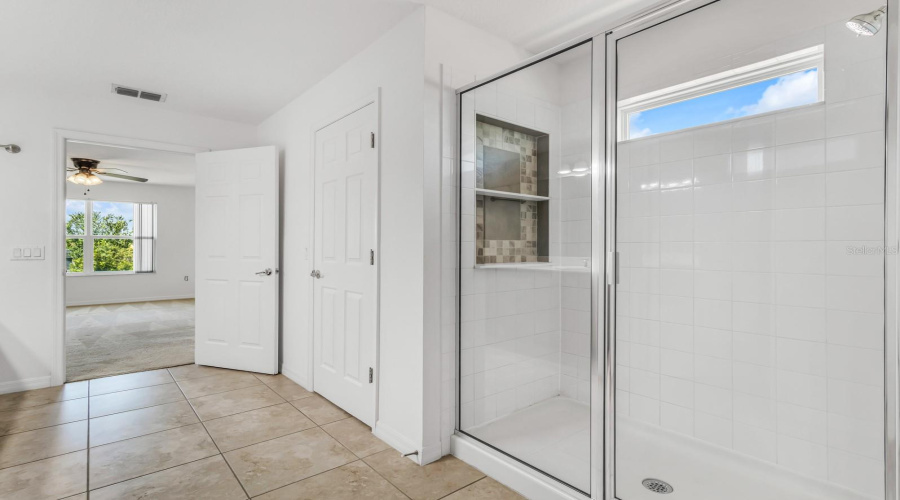 KISSIMMEE, Florida 34746, 5 Bedrooms Bedrooms, ,3 BathroomsBathrooms,Residential,For Sale,LANIER POINT,0,MFRS5132193