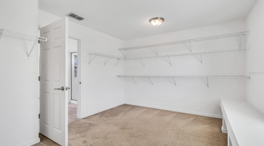 KISSIMMEE, Florida 34746, 5 Bedrooms Bedrooms, ,3 BathroomsBathrooms,Residential,For Sale,LANIER POINT,0,MFRS5132193