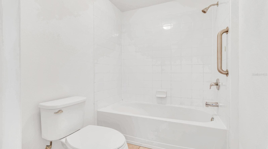 KISSIMMEE, Florida 34746, 5 Bedrooms Bedrooms, ,3 BathroomsBathrooms,Residential,For Sale,LANIER POINT,0,MFRS5132193
