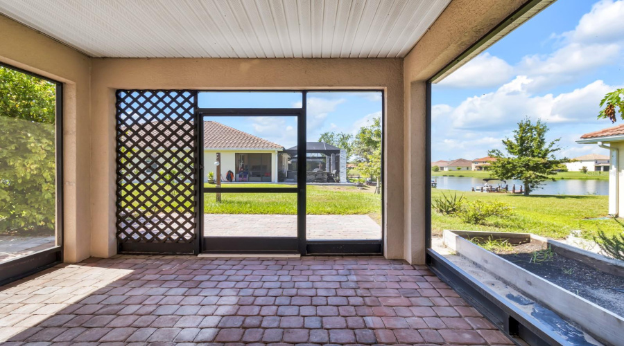 KISSIMMEE, Florida 34746, 5 Bedrooms Bedrooms, ,3 BathroomsBathrooms,Residential,For Sale,LANIER POINT,0,MFRS5132193