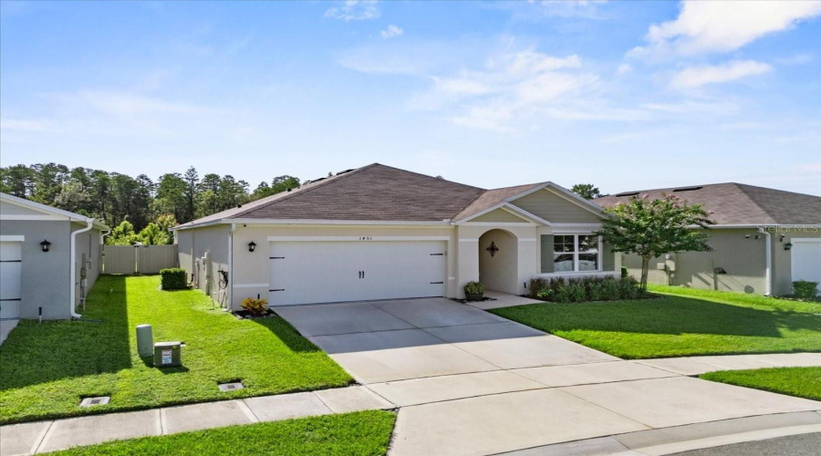 DAVENPORT, Florida 33897, 3 Bedrooms Bedrooms, ,2 BathroomsBathrooms,Residential,For Sale,FOX SQUIRREL,0,MFRL4955043