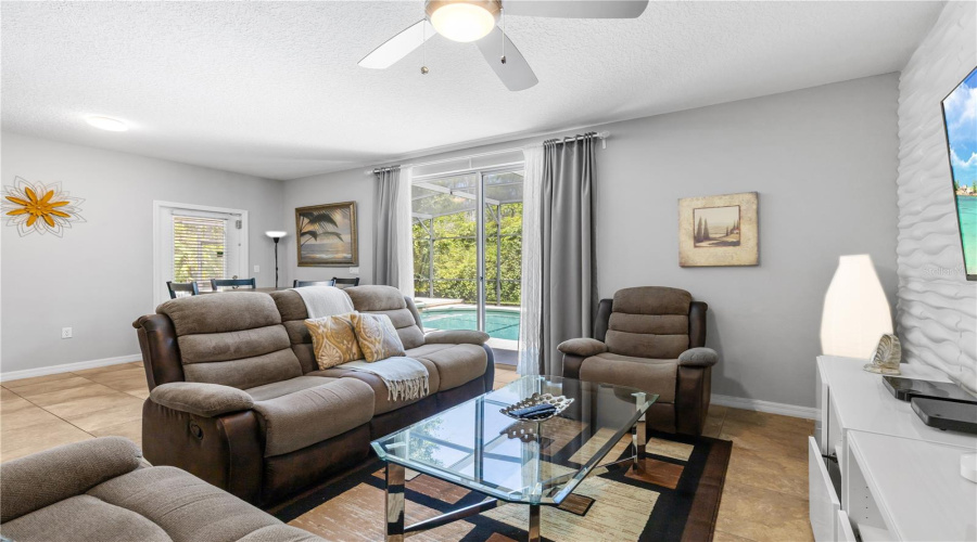 KISSIMMEE, Florida 34747, 6 Bedrooms Bedrooms, ,4 BathroomsBathrooms,Residential,For Sale,PAOLOS,0,MFRTB8415671