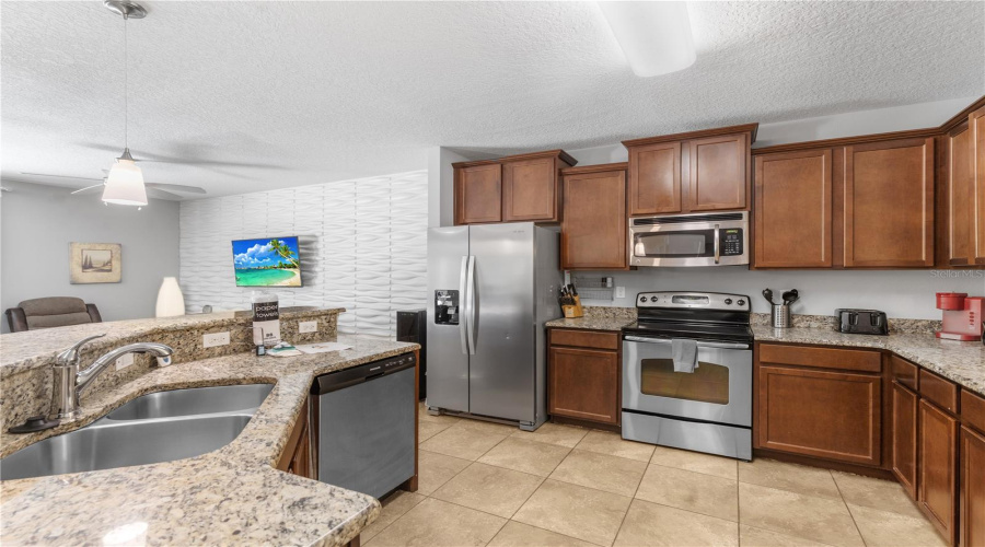 KISSIMMEE, Florida 34747, 6 Bedrooms Bedrooms, ,4 BathroomsBathrooms,Residential,For Sale,PAOLOS,0,MFRTB8415671