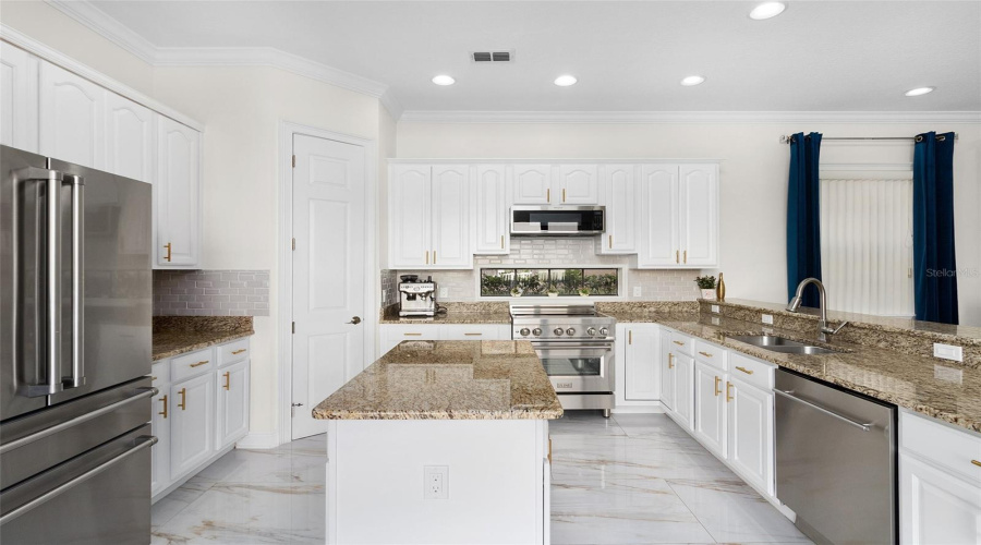 REUNION, Florida 34747, 4 Bedrooms Bedrooms, ,3 BathroomsBathrooms,Residential,For Sale,OCONEE,0,MFRO6331268