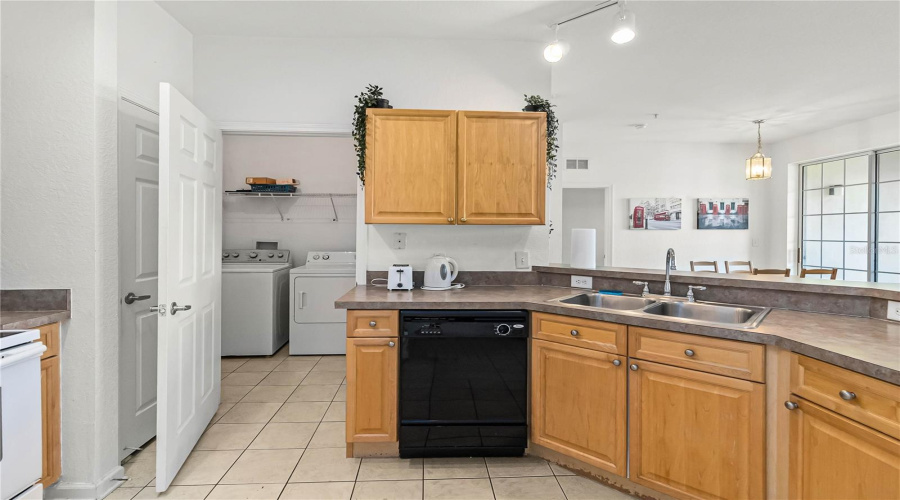 DAVENPORT, Florida 33896, 2 Bedrooms Bedrooms, ,2 BathroomsBathrooms,Residential,For Sale,TERRACE RIDGE,0,MFRO6333517