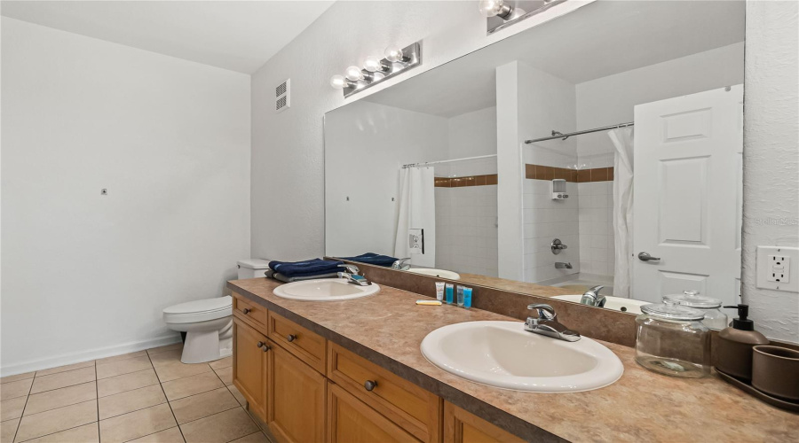 DAVENPORT, Florida 33896, 2 Bedrooms Bedrooms, ,2 BathroomsBathrooms,Residential,For Sale,TERRACE RIDGE,0,MFRO6333517