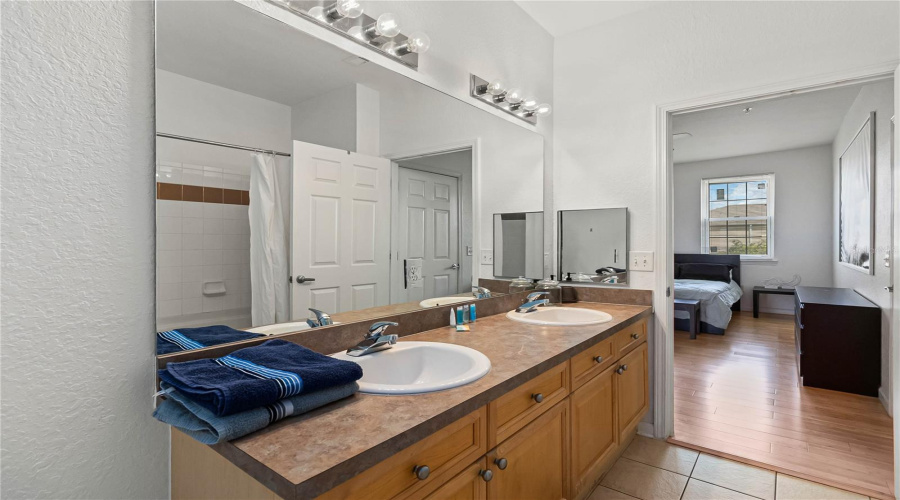 DAVENPORT, Florida 33896, 2 Bedrooms Bedrooms, ,2 BathroomsBathrooms,Residential,For Sale,TERRACE RIDGE,0,MFRO6333517