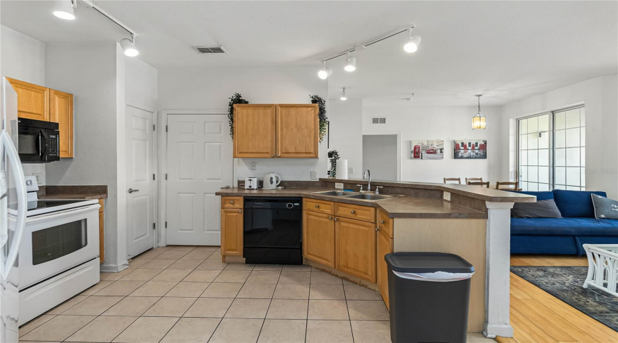 DAVENPORT, Florida 33896, 2 Bedrooms Bedrooms, ,2 BathroomsBathrooms,Residential,For Sale,TERRACE RIDGE,0,MFRO6333517