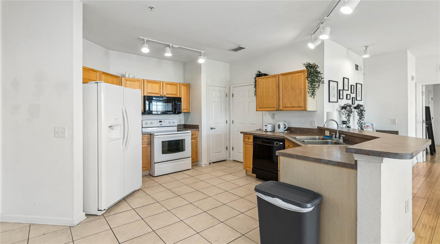 DAVENPORT, Florida 33896, 2 Bedrooms Bedrooms, ,2 BathroomsBathrooms,Residential,For Sale,TERRACE RIDGE,0,MFRO6333517