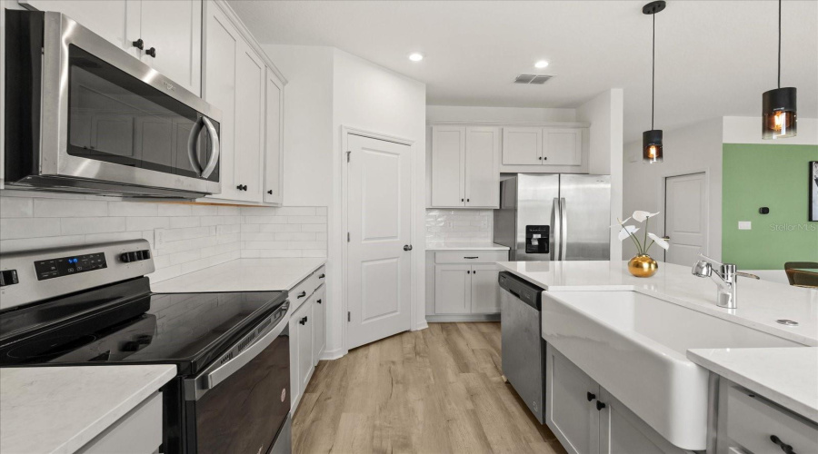 KISSIMMEE, Florida 34747, 5 Bedrooms Bedrooms, ,3 BathroomsBathrooms,Residential,For Sale,BEACH TEA,0,MFRS5132292