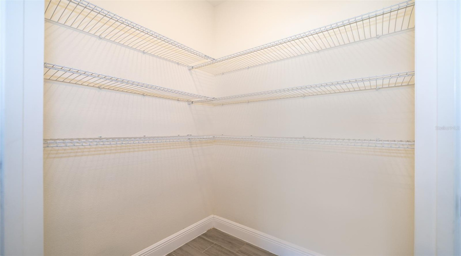 DAVENPORT, Florida 33897, 5 Bedrooms Bedrooms, ,3 BathroomsBathrooms,Residential,For Sale,FOX SQUIRREL,0,MFRS5132338