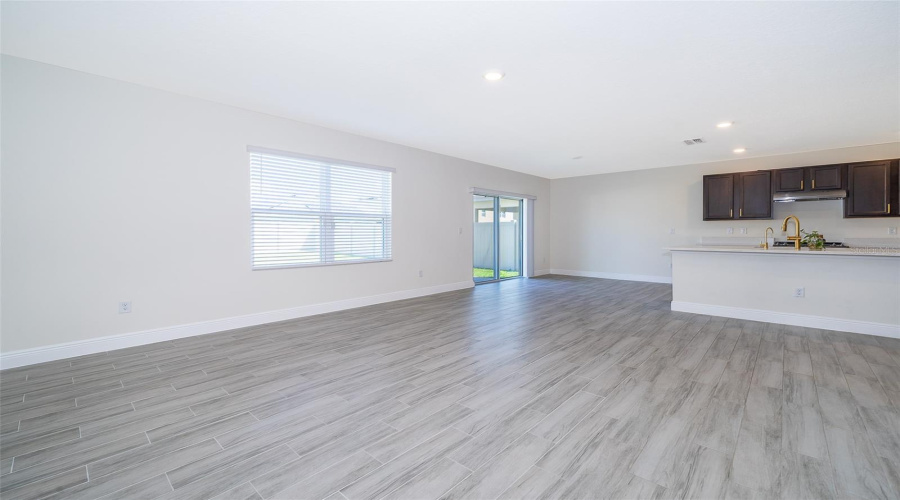 DAVENPORT, Florida 33897, 5 Bedrooms Bedrooms, ,3 BathroomsBathrooms,Residential,For Sale,FOX SQUIRREL,0,MFRS5132338