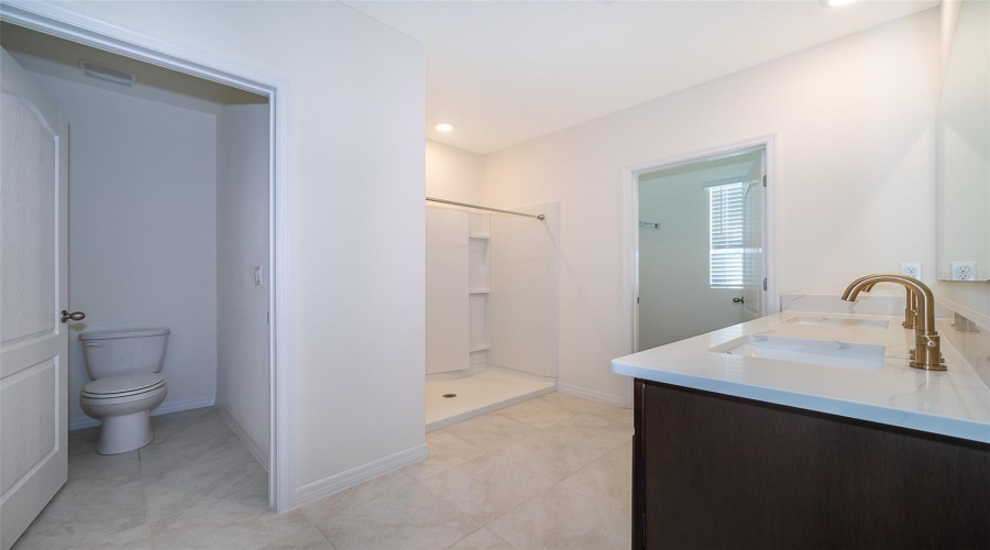 DAVENPORT, Florida 33897, 5 Bedrooms Bedrooms, ,3 BathroomsBathrooms,Residential,For Sale,FOX SQUIRREL,0,MFRS5132338