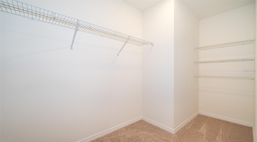 DAVENPORT, Florida 33897, 5 Bedrooms Bedrooms, ,3 BathroomsBathrooms,Residential,For Sale,FOX SQUIRREL,0,MFRS5132338