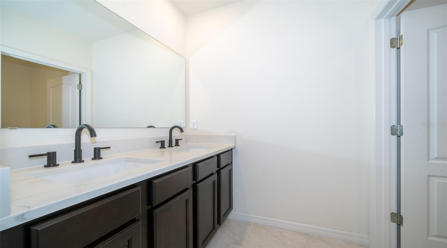 DAVENPORT, Florida 33897, 5 Bedrooms Bedrooms, ,3 BathroomsBathrooms,Residential,For Sale,FOX SQUIRREL,0,MFRS5132338