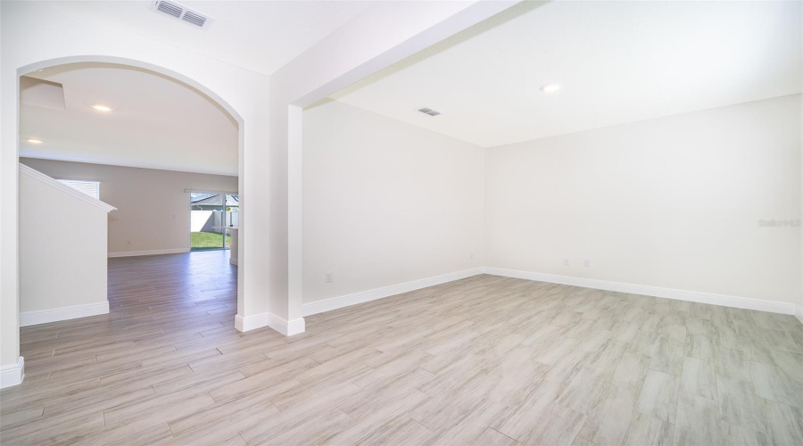 DAVENPORT, Florida 33897, 5 Bedrooms Bedrooms, ,3 BathroomsBathrooms,Residential,For Sale,FOX SQUIRREL,0,MFRS5132338