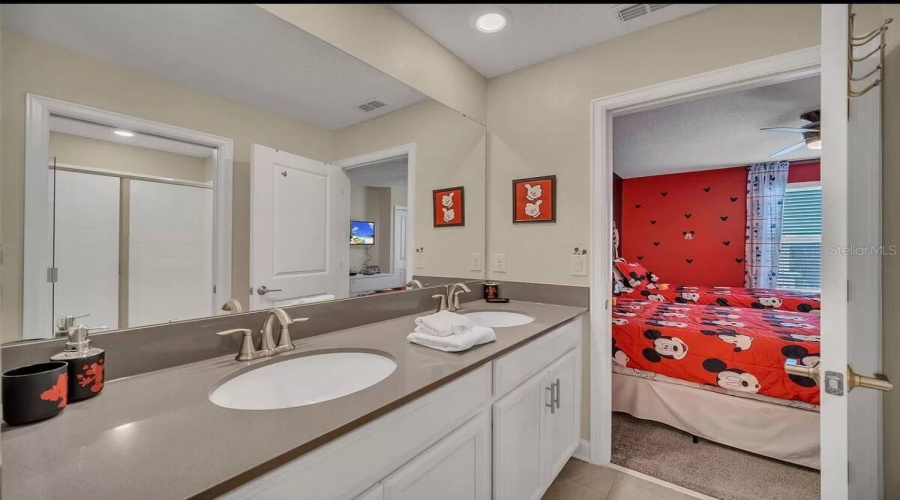DAVENPORT, Florida 33896, 6 Bedrooms Bedrooms, ,5 BathroomsBathrooms,Residential,For Sale,DROP SHOT,0,MFRG5100598