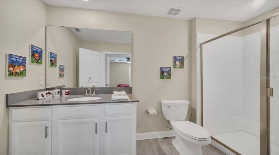 DAVENPORT, Florida 33896, 6 Bedrooms Bedrooms, ,5 BathroomsBathrooms,Residential,For Sale,DROP SHOT,0,MFRG5100598