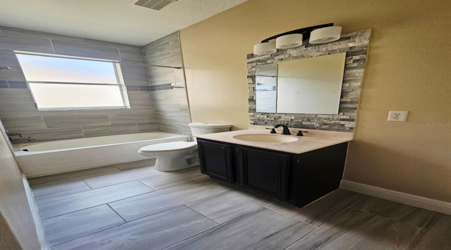 KISSIMMEE, Florida 34746, 4 Bedrooms Bedrooms, ,3 BathroomsBathrooms,Residential,For Sale,GOLDEN FEATHER,0,MFRS5132294