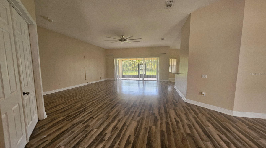 KISSIMMEE, Florida 34746, 4 Bedrooms Bedrooms, ,3 BathroomsBathrooms,Residential,For Sale,GOLDEN FEATHER,0,MFRS5132294