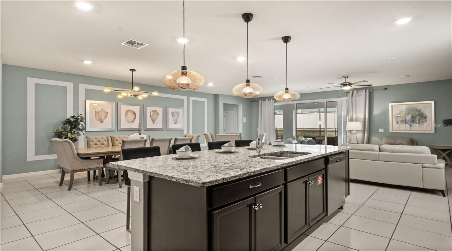 DAVENPORT, Florida 33897, 8 Bedrooms Bedrooms, ,6 BathroomsBathrooms,Residential,For Sale,LELANI CIR,0,MFRO6334617