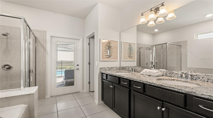 DAVENPORT, Florida 33897, 8 Bedrooms Bedrooms, ,6 BathroomsBathrooms,Residential,For Sale,LELANI CIR,0,MFRO6334617