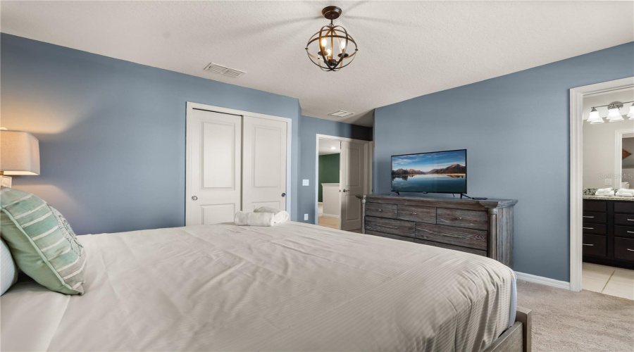 DAVENPORT, Florida 33897, 8 Bedrooms Bedrooms, ,6 BathroomsBathrooms,Residential,For Sale,LELANI CIR,0,MFRO6334617