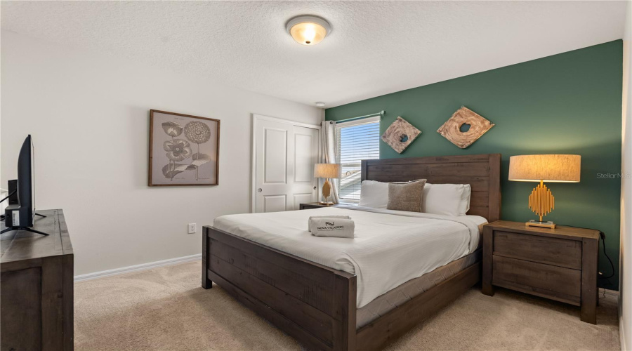 DAVENPORT, Florida 33897, 8 Bedrooms Bedrooms, ,6 BathroomsBathrooms,Residential,For Sale,LELANI CIR,0,MFRO6334617