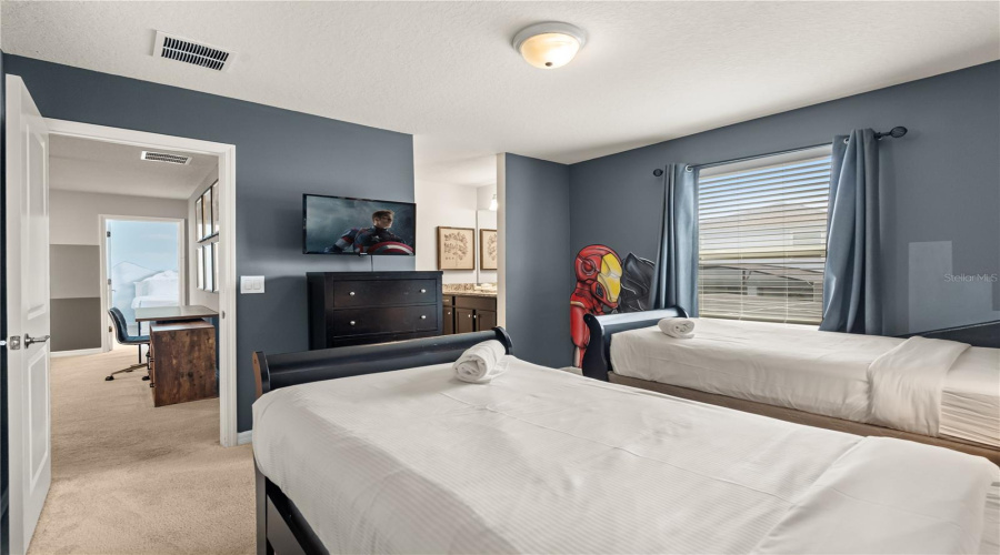 DAVENPORT, Florida 33897, 8 Bedrooms Bedrooms, ,6 BathroomsBathrooms,Residential,For Sale,LELANI CIR,0,MFRO6334617