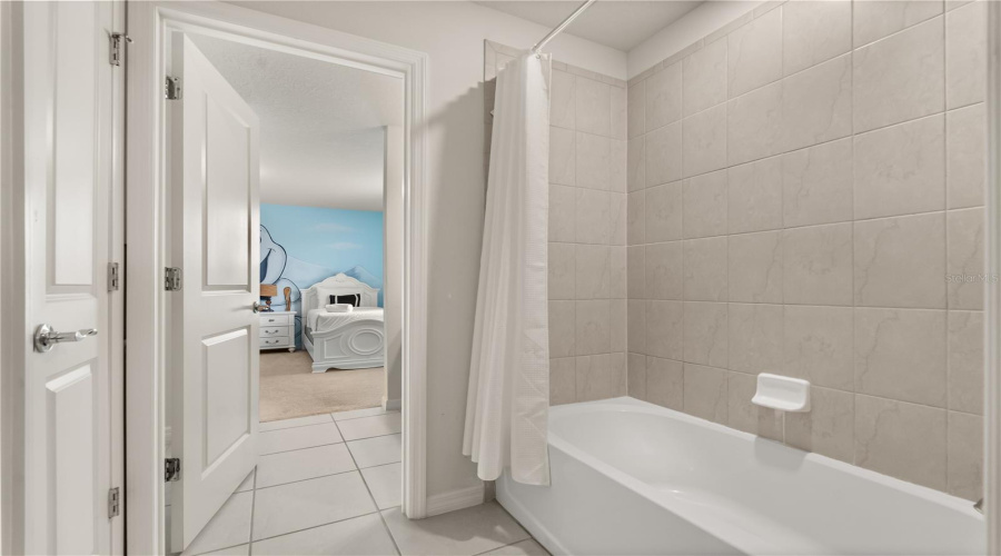 DAVENPORT, Florida 33897, 8 Bedrooms Bedrooms, ,6 BathroomsBathrooms,Residential,For Sale,LELANI CIR,0,MFRO6334617