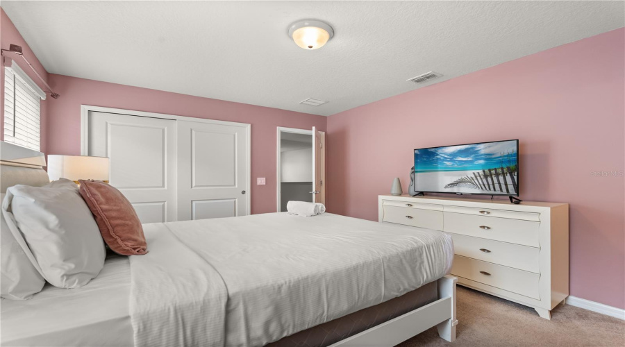 DAVENPORT, Florida 33897, 8 Bedrooms Bedrooms, ,6 BathroomsBathrooms,Residential,For Sale,LELANI CIR,0,MFRO6334617
