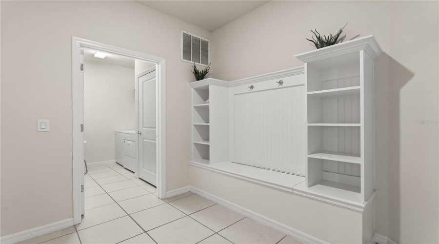 DAVENPORT, Florida 33897, 8 Bedrooms Bedrooms, ,6 BathroomsBathrooms,Residential,For Sale,LELANI CIR,0,MFRO6334617