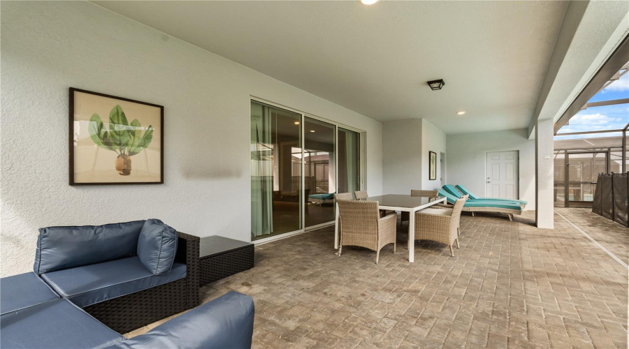 DAVENPORT, Florida 33897, 8 Bedrooms Bedrooms, ,6 BathroomsBathrooms,Residential,For Sale,LELANI CIR,0,MFRO6334617