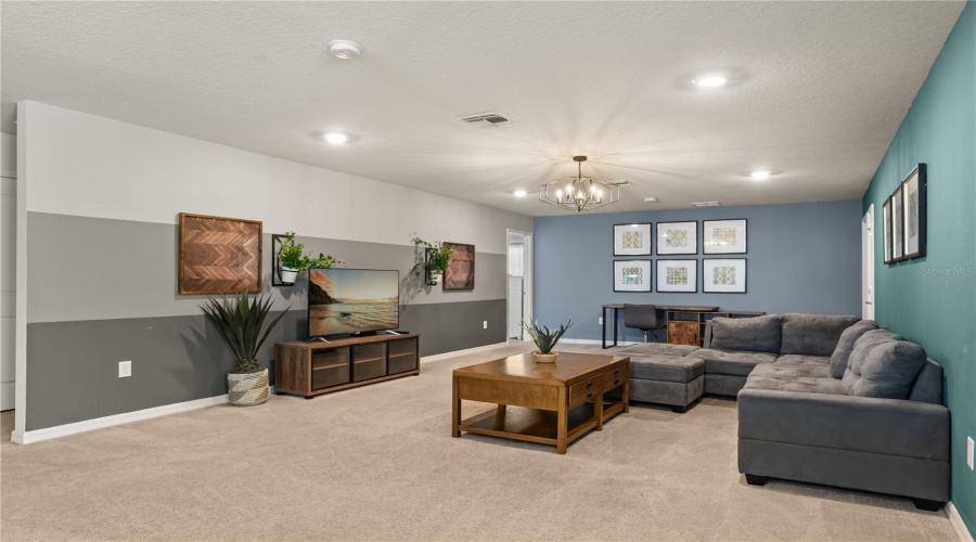 DAVENPORT, Florida 33897, 8 Bedrooms Bedrooms, ,6 BathroomsBathrooms,Residential,For Sale,LELANI CIR,0,MFRO6334617