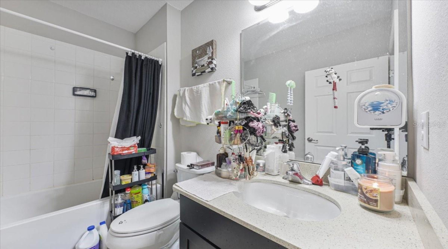DAVENPORT, Florida 33897, 6 Bedrooms Bedrooms, ,4 BathroomsBathrooms,Residential,For Sale,MONTGOMERY,0,MFRTB8415886