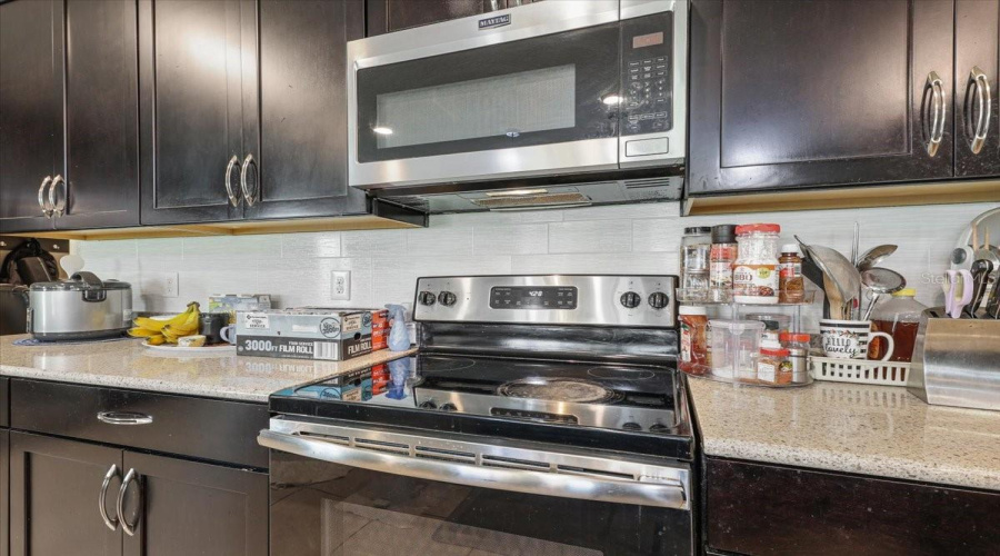 DAVENPORT, Florida 33897, 6 Bedrooms Bedrooms, ,4 BathroomsBathrooms,Residential,For Sale,MONTGOMERY,0,MFRTB8415886