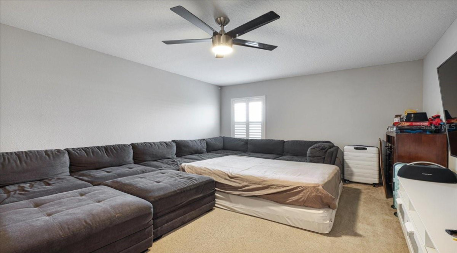 DAVENPORT, Florida 33897, 6 Bedrooms Bedrooms, ,4 BathroomsBathrooms,Residential,For Sale,MONTGOMERY,0,MFRTB8415886