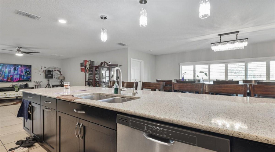 DAVENPORT, Florida 33897, 6 Bedrooms Bedrooms, ,4 BathroomsBathrooms,Residential,For Sale,MONTGOMERY,0,MFRTB8415886