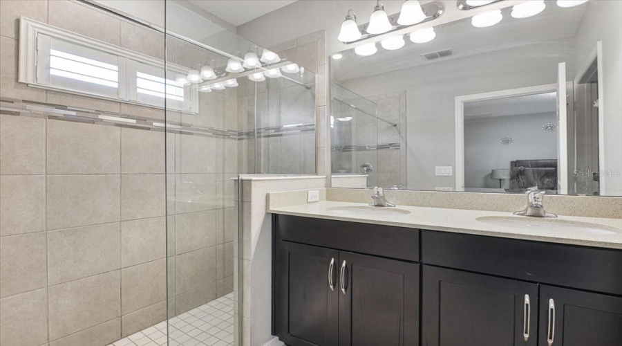 DAVENPORT, Florida 33897, 6 Bedrooms Bedrooms, ,4 BathroomsBathrooms,Residential,For Sale,MONTGOMERY,0,MFRTB8415886