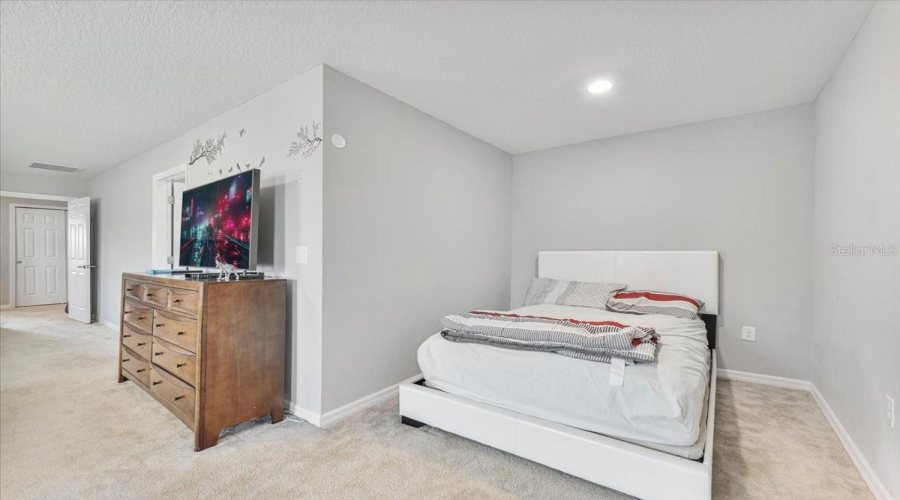 DAVENPORT, Florida 33897, 6 Bedrooms Bedrooms, ,4 BathroomsBathrooms,Residential,For Sale,MONTGOMERY,0,MFRTB8415886