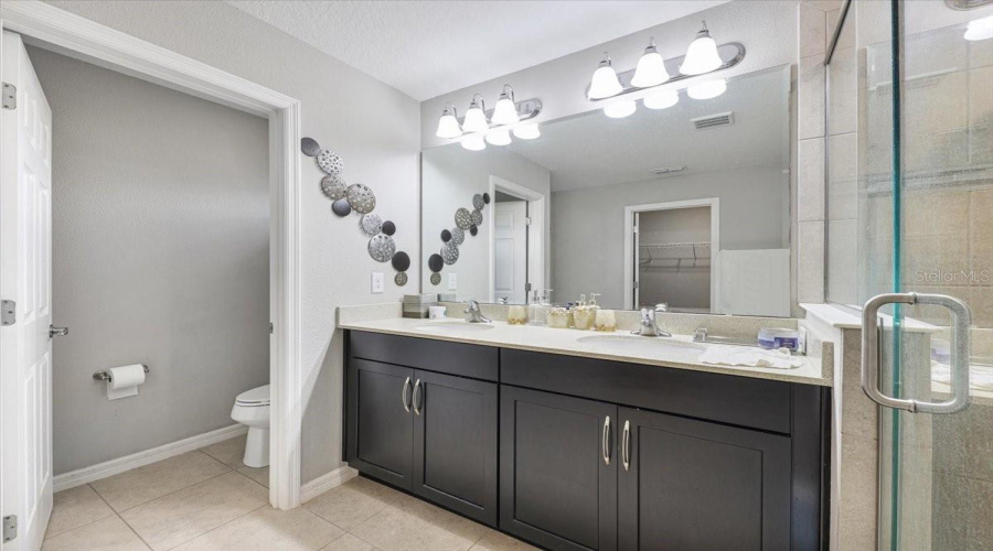 DAVENPORT, Florida 33897, 6 Bedrooms Bedrooms, ,4 BathroomsBathrooms,Residential,For Sale,MONTGOMERY,0,MFRTB8415886
