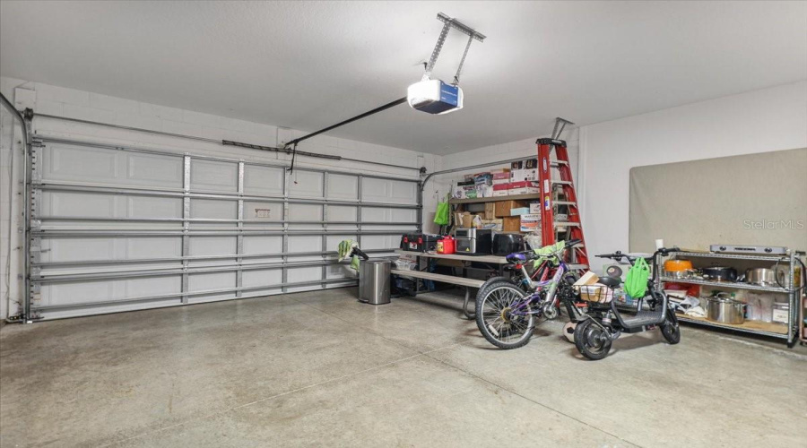 DAVENPORT, Florida 33897, 6 Bedrooms Bedrooms, ,4 BathroomsBathrooms,Residential,For Sale,MONTGOMERY,0,MFRTB8415886