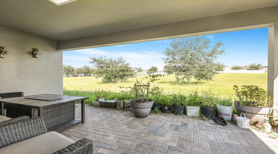 DAVENPORT, Florida 33897, 6 Bedrooms Bedrooms, ,4 BathroomsBathrooms,Residential,For Sale,MONTGOMERY,0,MFRTB8415886