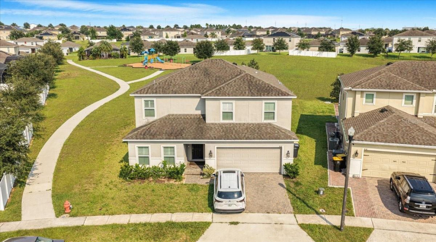 DAVENPORT, Florida 33897, 6 Bedrooms Bedrooms, ,4 BathroomsBathrooms,Residential,For Sale,MONTGOMERY,0,MFRTB8415886