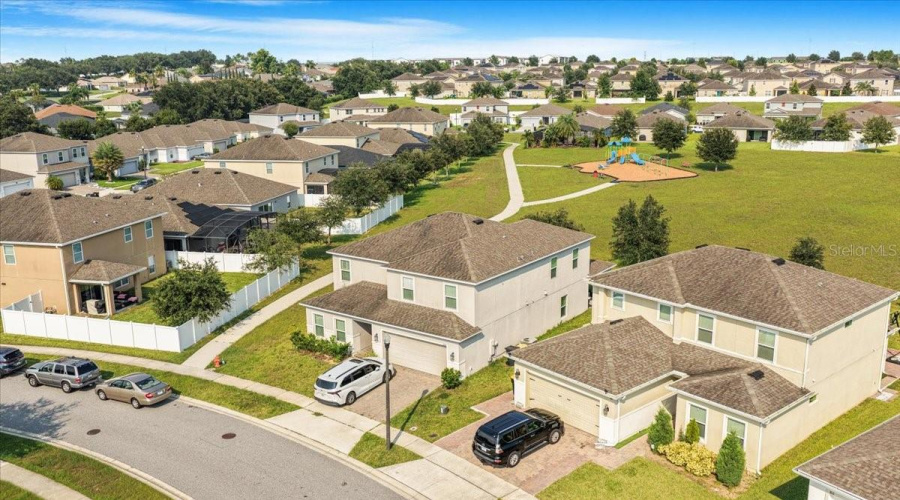 DAVENPORT, Florida 33897, 6 Bedrooms Bedrooms, ,4 BathroomsBathrooms,Residential,For Sale,MONTGOMERY,0,MFRTB8415886