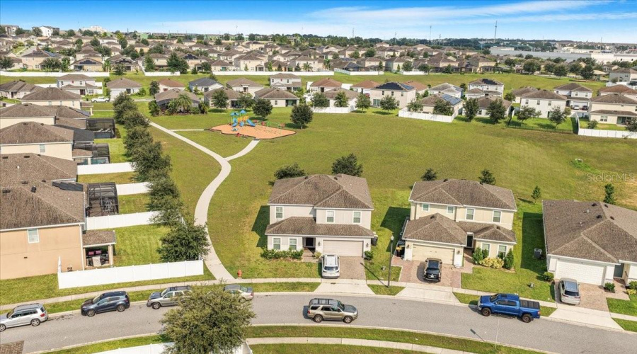 DAVENPORT, Florida 33897, 6 Bedrooms Bedrooms, ,4 BathroomsBathrooms,Residential,For Sale,MONTGOMERY,0,MFRTB8415886